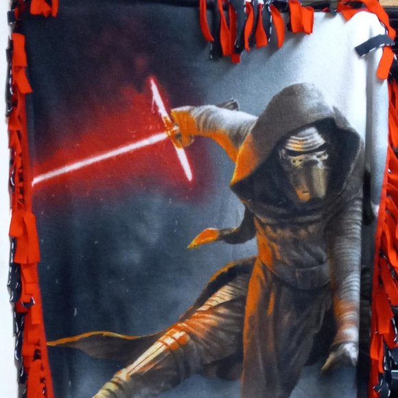 Star wars =Fleece Blanket Kylo Ren , episode VII 4 ft X 3 Ft collectors - Picture 1 of 3
